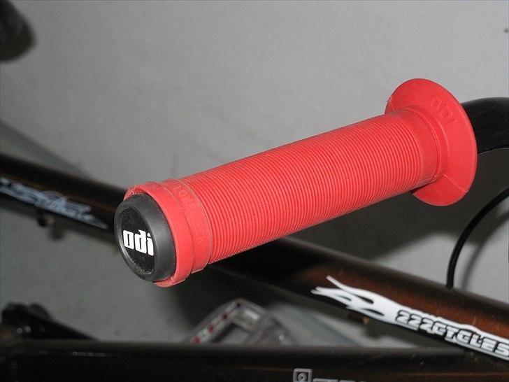 Kuwahara bravo 2,5 20"   2009 - ODI Longneck ST greb
røde billede 7