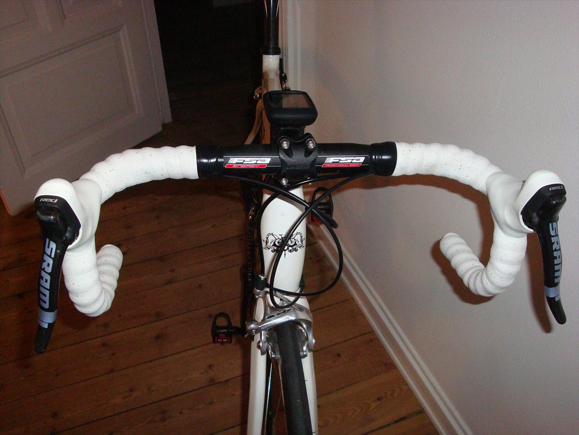 Pinarello Kobh 60.1 (Comtat Sablet) billede 2