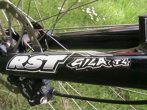 Specialized sport / hardrock special  - det sku min skod rst forgaffel..     den eneste jeg havde..    da min anden blev ødelagt..:S billede 7