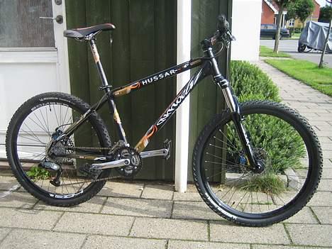 Amoeba Hussar "SOLGT" billede 1