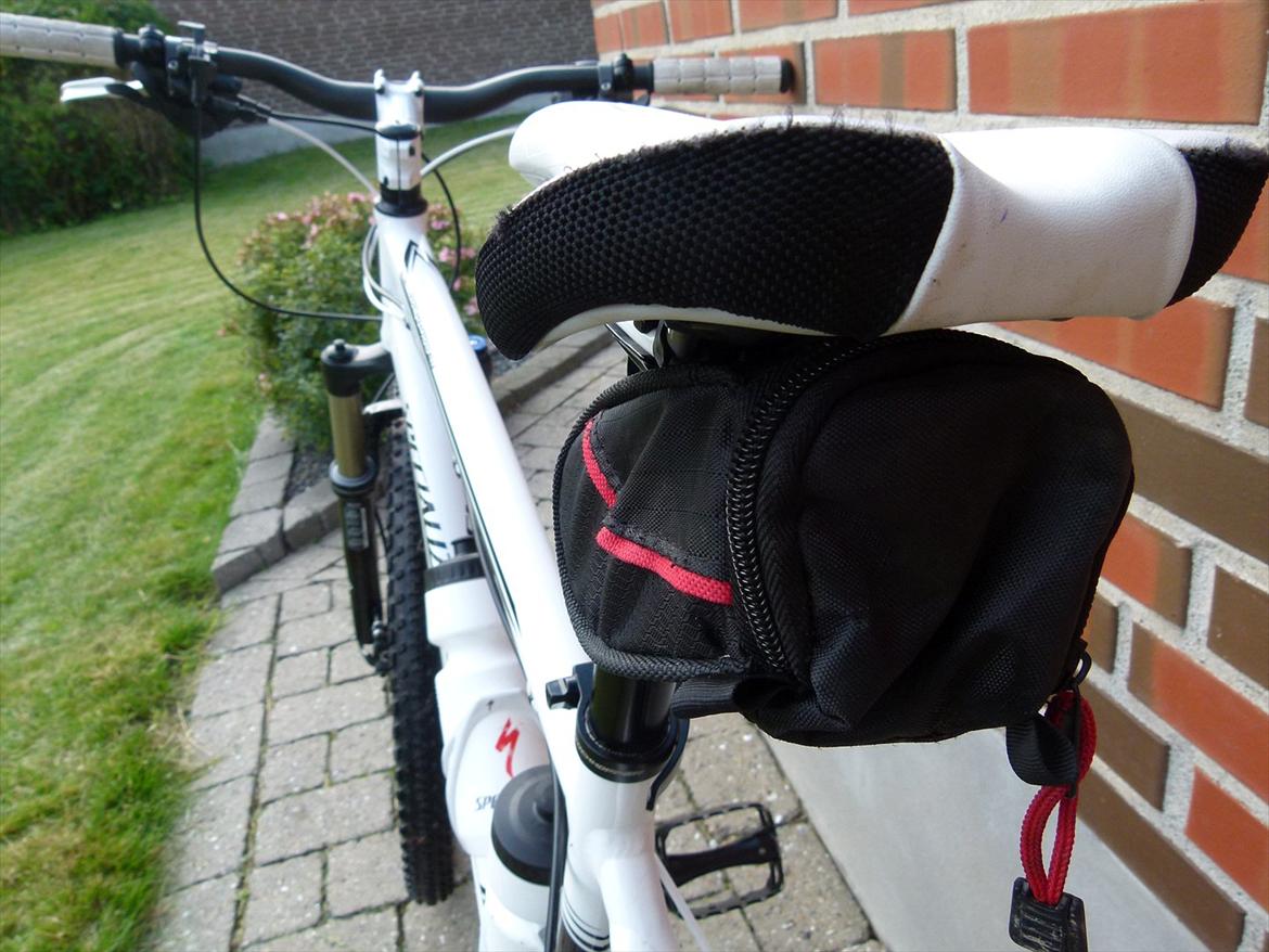 Specialized Rockhopper SL Pro - En dejlig lille saddeltaske til lappegrej og diverse ting billede 5