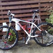 Trek 8000