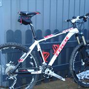 Trek 8000