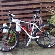 Trek 8000