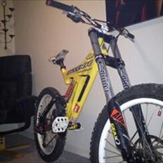 Intense M1 2002
