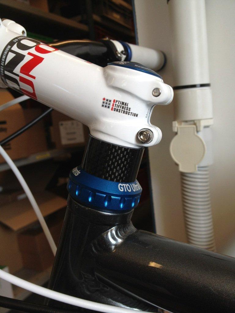 GT Outpost   "custom" - hvid UNO frempind, blåt superstar headset og carbon spacer billede 20