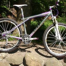 GT Avalanche 1.0 2012 GT HANSEN