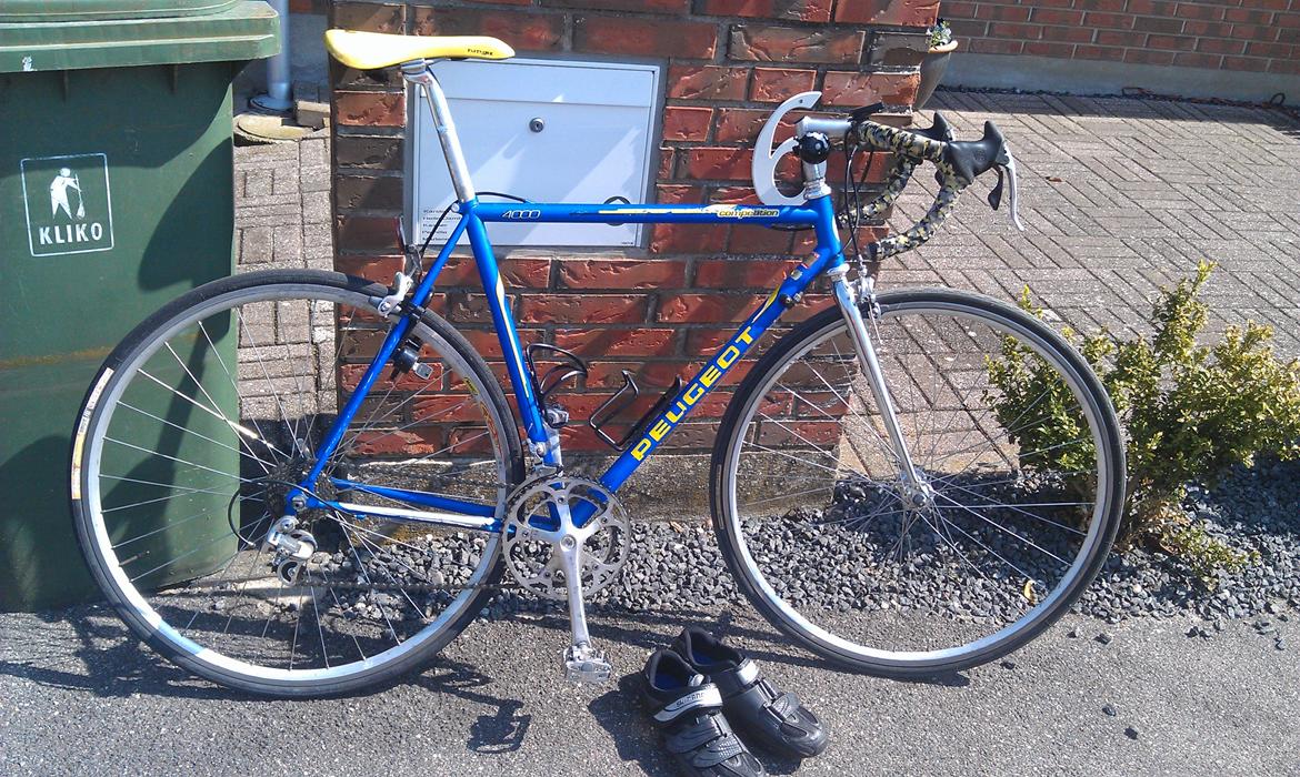 Peugeot Competition 4000 - Cyklen med de nye SHIMANO PD-M324 pedaler, og SHIMANO SH-M077 sko til.  billede 1
