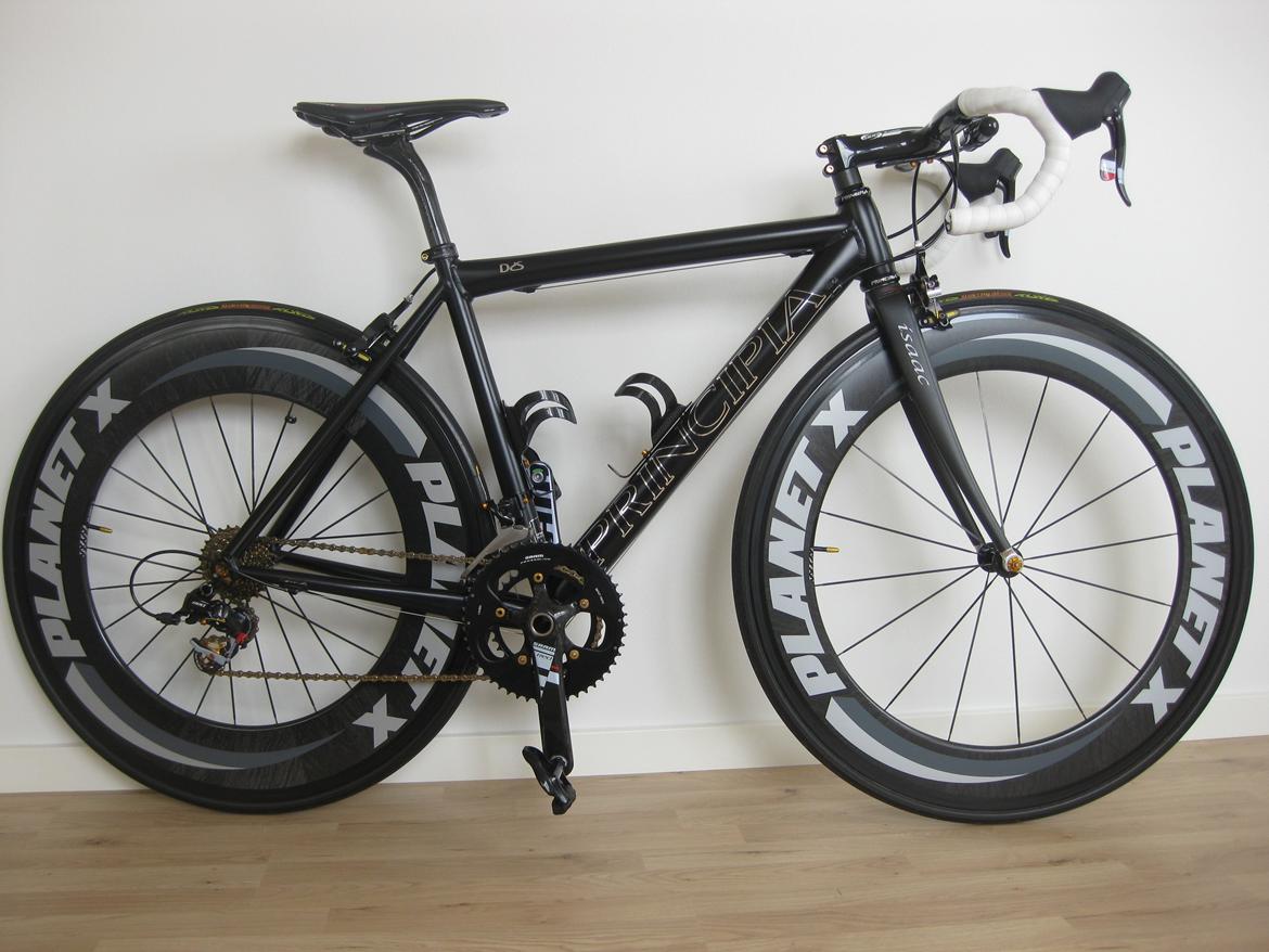 Principia Revolution D2S billede 1