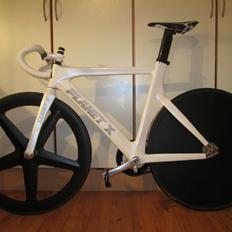 Planet X pro carbon track
