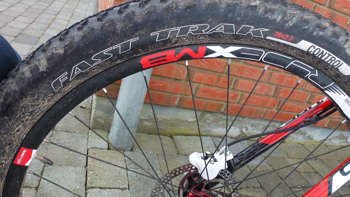 Cube Reaction GTC Pro 26" 2012 - Skiftede de originale "Cube Standard dæk" ud med Specialized Fast Trak Control og har IKKE fortrudt eller haft punkteringer siden! billede 5