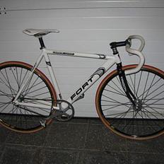 Fort Track 7005 Solgt