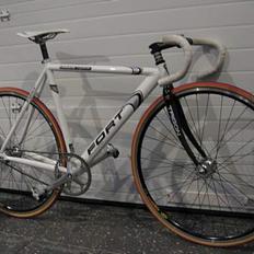 Fort Track 7005 Solgt