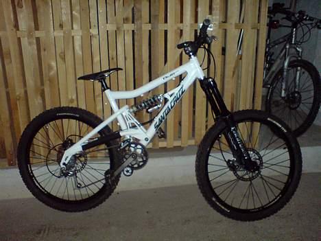 Santa Cruz Bullit SOLGT billede 9