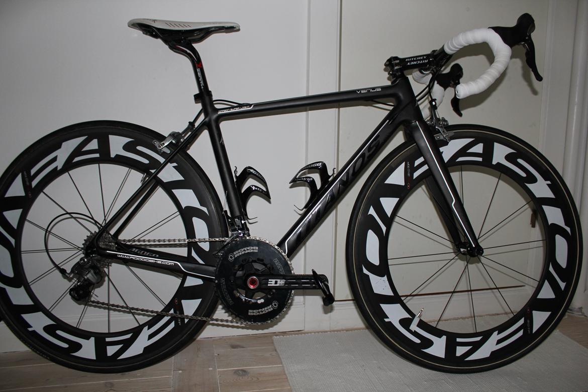Titus Agogo Titanos R13 billede 1