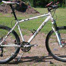 Felt Q800