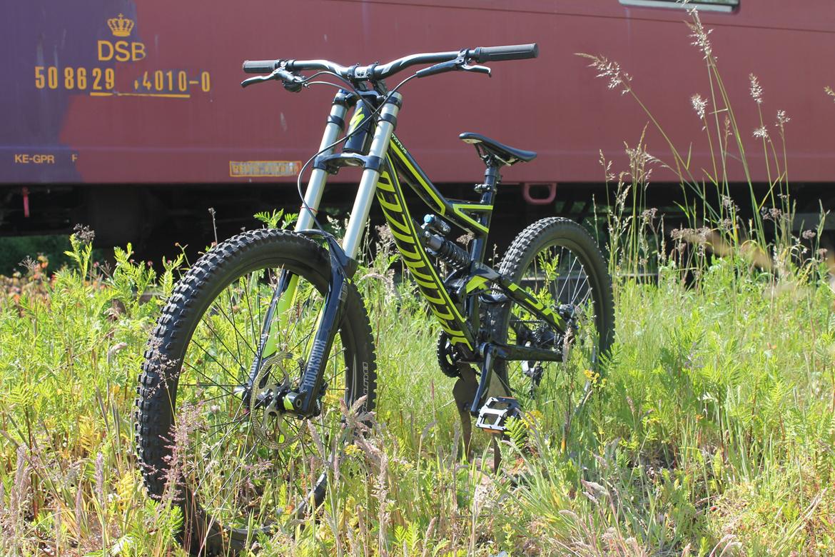 specialized status 2 2014