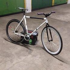 Universal Enghouse Fixie