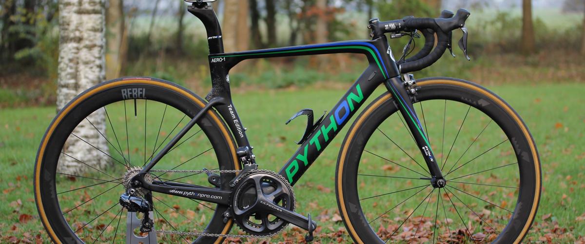 aflivning rustfri bygning Python Aero-1 UCI Team Edition 2017 - Racer - Cyklens vægt er ca. 7,4 kg  (l...