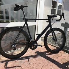 Canyon ULTIMATE CF SLX DISC 9.0 AERO