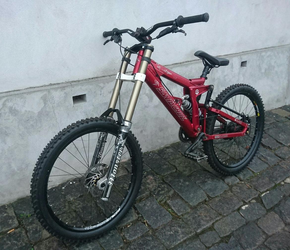 Santa Cruz V10 billede 1