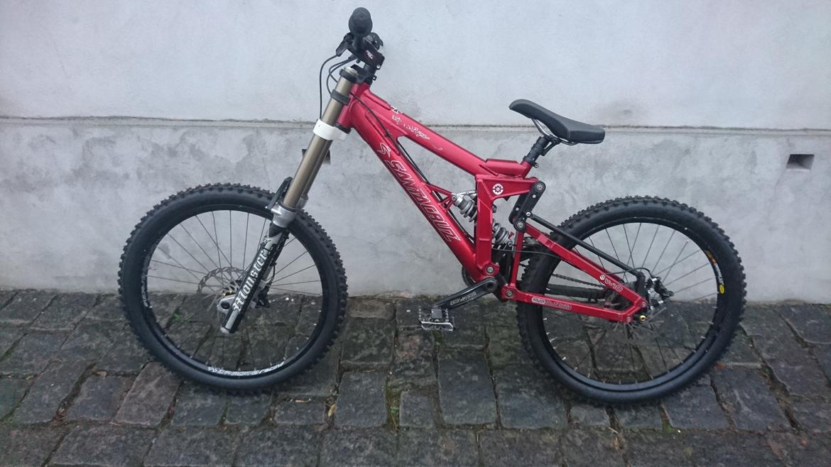 Santa Cruz V10 billede 2