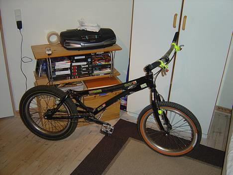 Monty 221 x-lite SOLGT billede 1