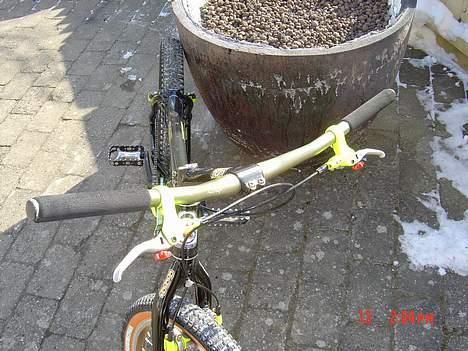 Monty 221 x-lite SOLGT billede 3