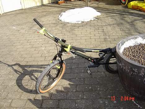 Monty 221 x-lite SOLGT billede 4