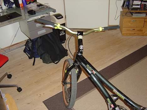 Monty 221 x-lite SOLGT billede 8