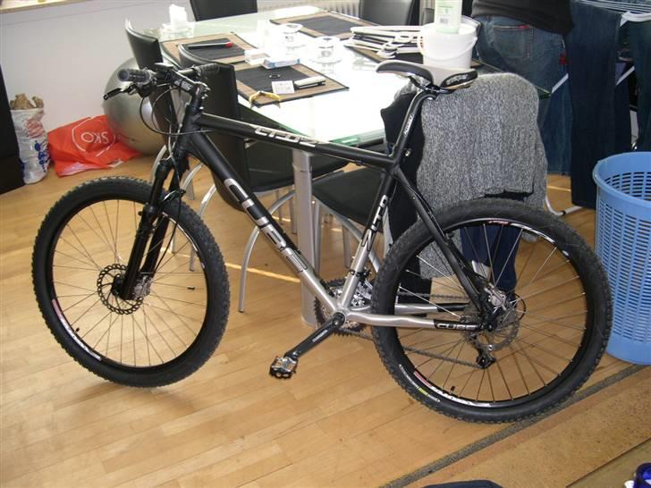 Cube LTD 2 TIL SOLGT billede 1