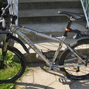 Trek 8000 (series 8)