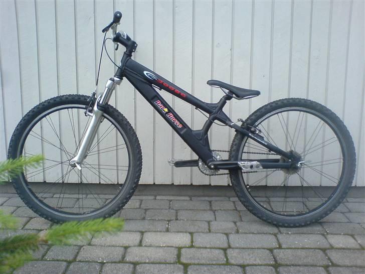 No-Name dark horse JK2006G billede 1