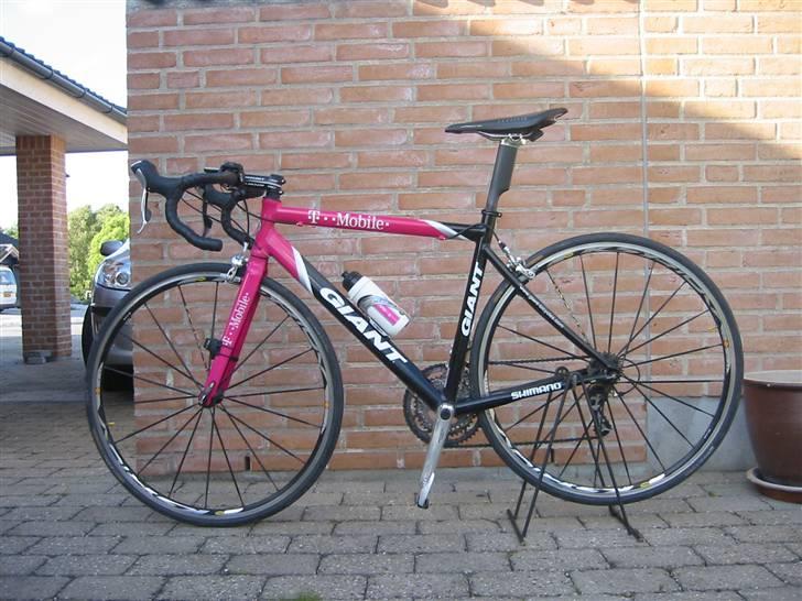 Giant T-mobile billede 1