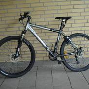 Trek 4900