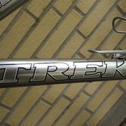 Trek 4900