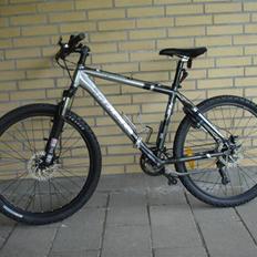 Trek 4900