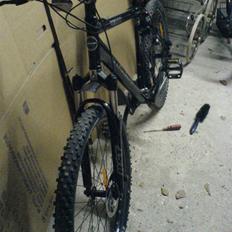 Trek                 4300 disc