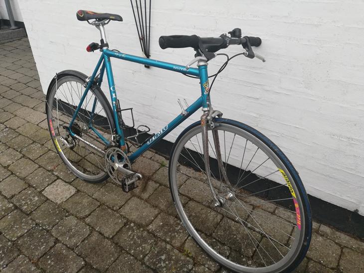 {{currentPhoto.altText}} billede {{currentPhoto.number}}