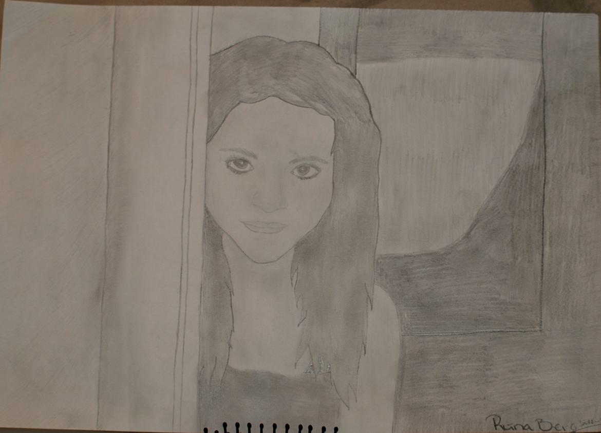 Private tegninger og malerier - Mennesker er jeg virkelig ikke god til at tegne. Men dette var en af de dage hvor jeg sad og ikke havde noget at lave, så jeg satte mig ned at tegne min lille søster. - Muligvis fordi jeg savnede hende så meget (: Menneske tegninger er noget jeg har planer om at øve mig i at tegne (: billede 15