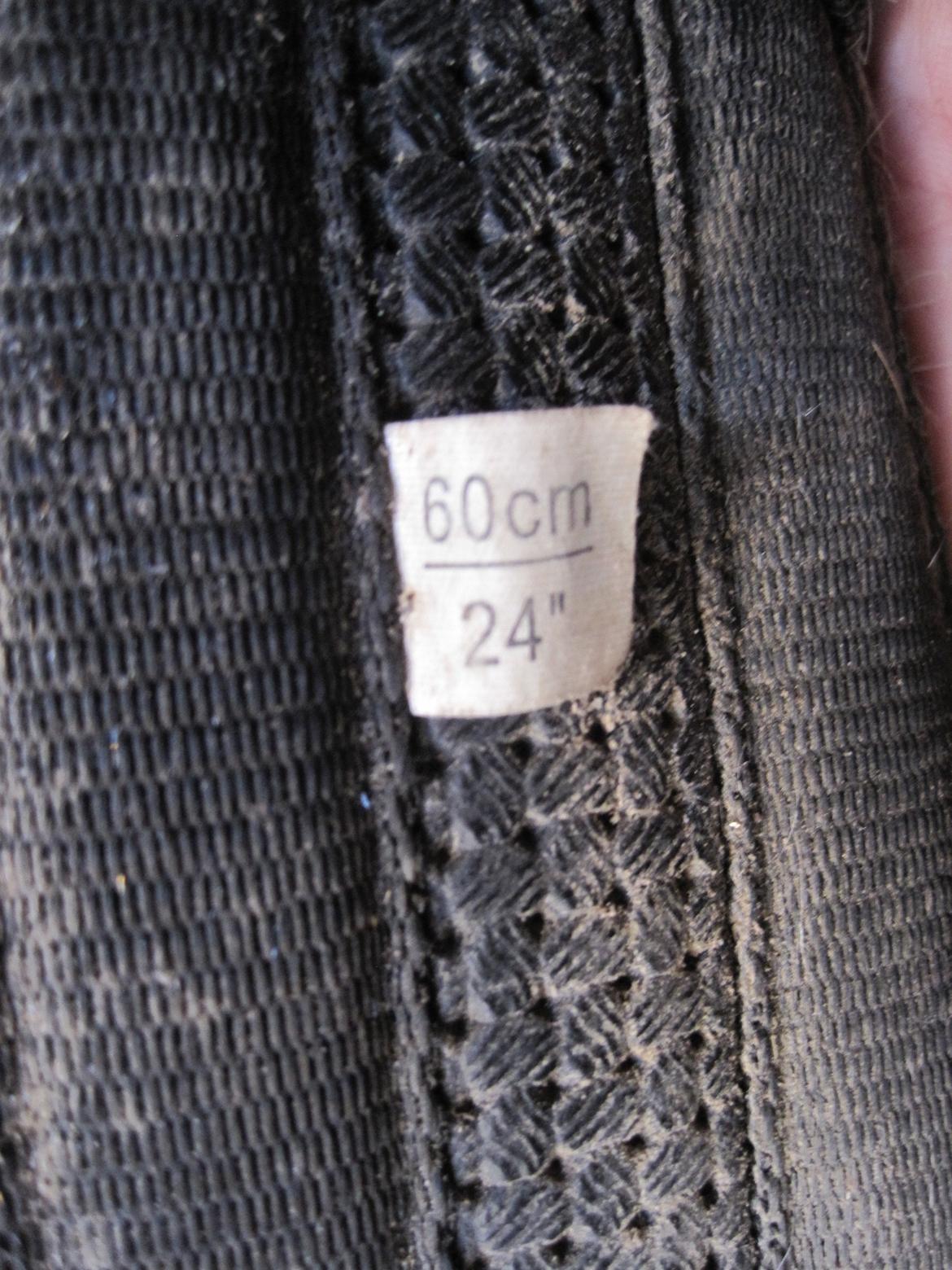 Rideudstyr til salg. - dressurgjord rustne spænder billede 3