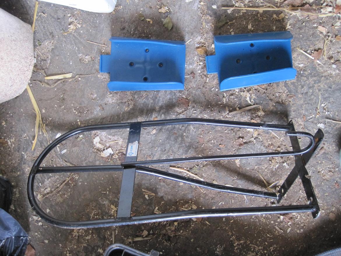 Rideudstyr til salg. - 2 saltsten holdere og 2 sadelknægte. saltstenholdere følger gratis med ved køb af knægte 2 for 50 kr. billede 9