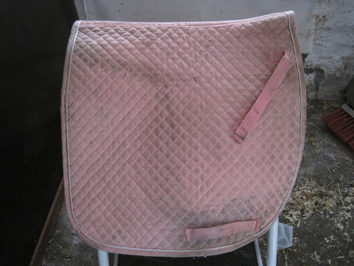 Rideudstyr til salg. - Pony underlag, trænger meget til vask 16" dressur billede 13