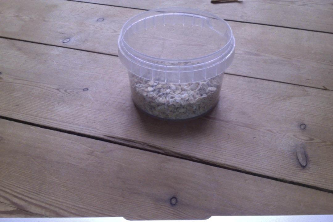 Mine kanin ting:) - Havregryn som hun får blandet i hendes piller:) billede 14