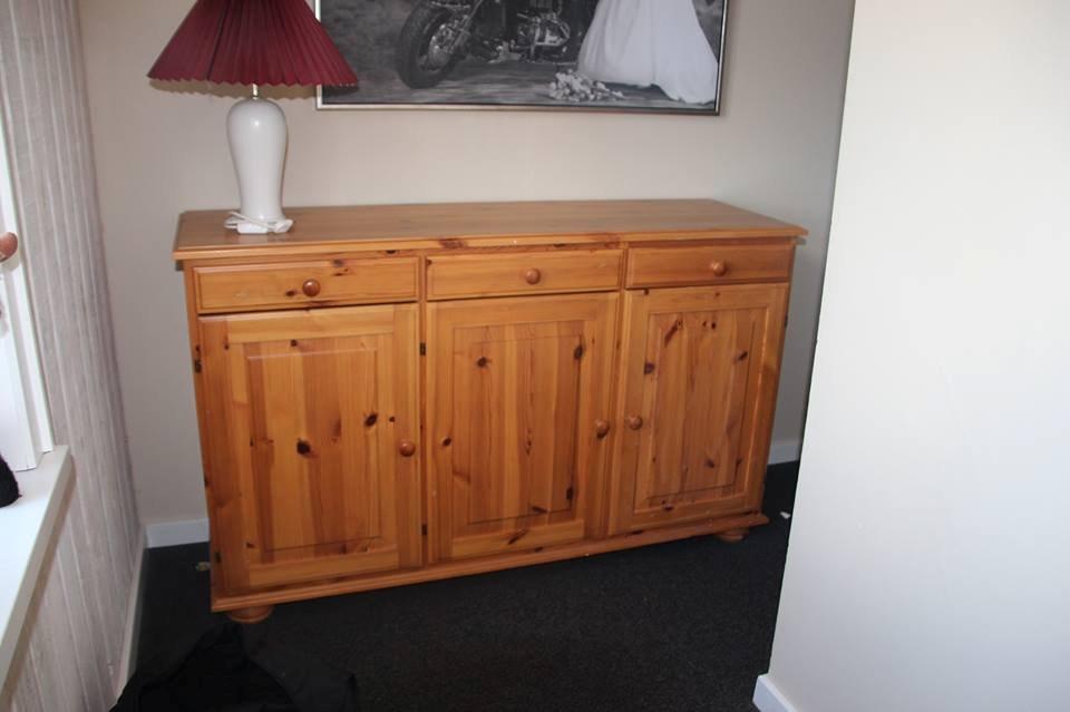 Hjemmelavet kaninbur efterår 2013 - Kommoden som den så ud, da jeg købte den. billede 1