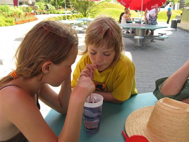 Min kusine holder sience show på Danfoss Universe 8D billede 8