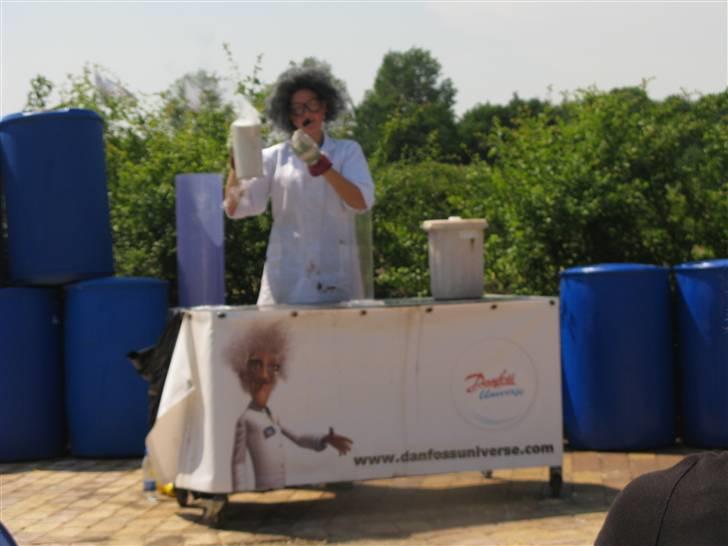 Min kusine holder sience show på Danfoss Universe 8D billede 22