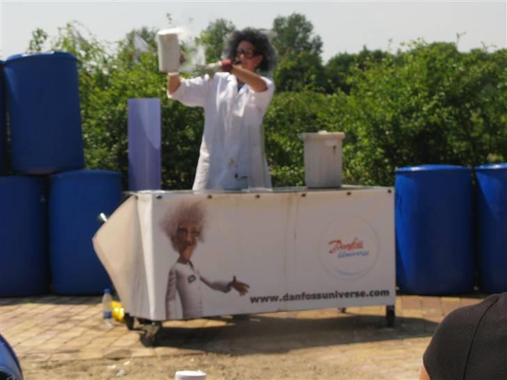 Min kusine holder sience show på Danfoss Universe 8D billede 23