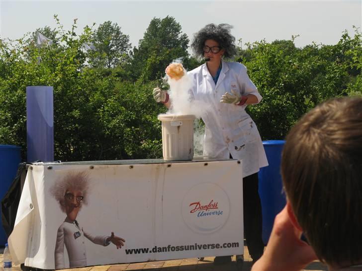 Min kusine holder sience show på Danfoss Universe 8D billede 35