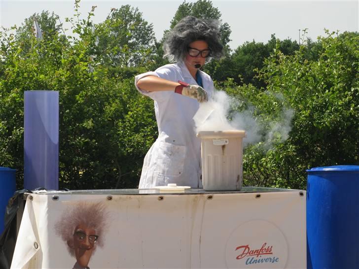 Min kusine holder sience show på Danfoss Universe 8D billede 40
